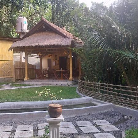 Pondok Sapta Sallaca Selat Eksteriør billede