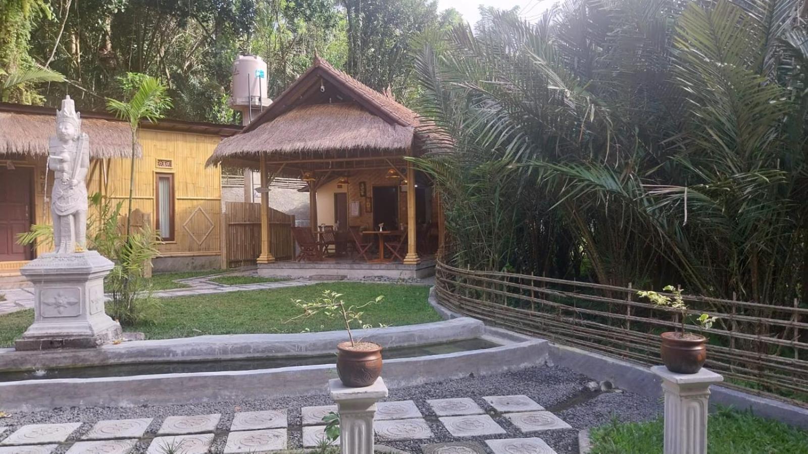 Pondok Sapta Sallaca Selat Eksteriør billede